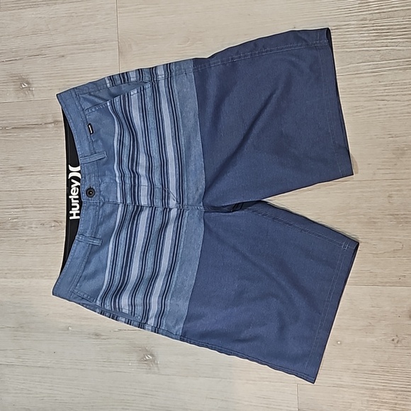 Hurley Boys Size 31 Blue Striped Shirt - Picture 1 of 4